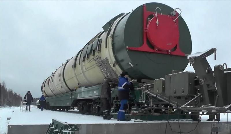Putin aniversează Ziua Apărătorului Patriei prin desfăşurarea de noi rachete intercontinentale Sarmat, cunoscute ca și „Arma Diavolului”