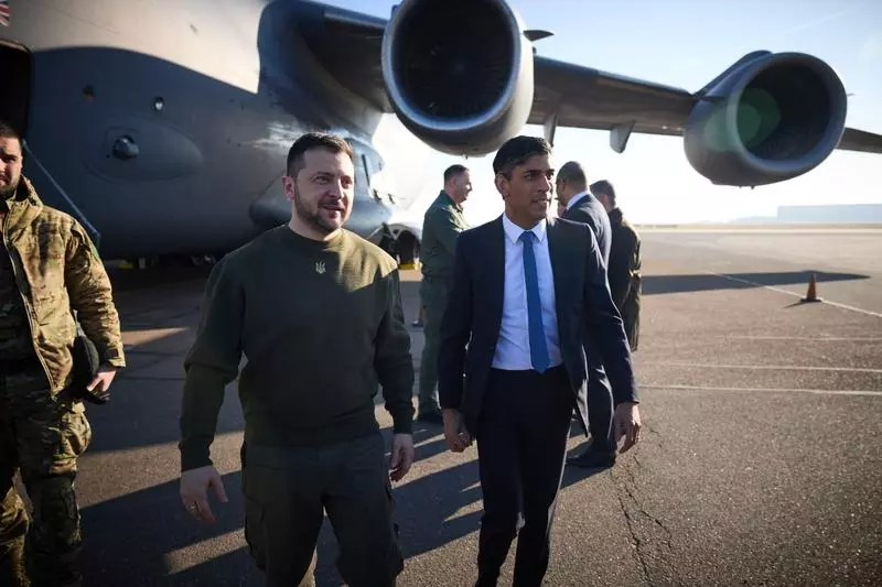 Rishi Sunak nu exclude trimiterea de avioane Ucrainei. Rusia avertizează: „Consecințe asupra întregii lumi”