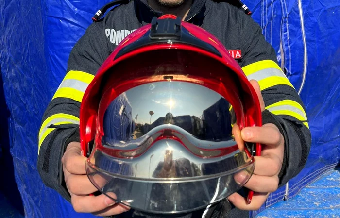 Mesaj emoționant transmis de fratele unui bărbat salvat de sub ruine de salvatorii români: „Aș dori să-i mulțumesc în mod special bărbatului cu casca roșie”