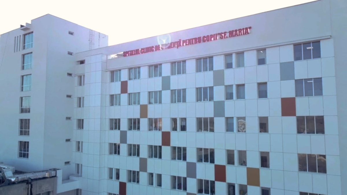 Care este starea de sănătate a copilului muşcat de câini care a ajuns la Spitalul Sf. Maria din Iaşi