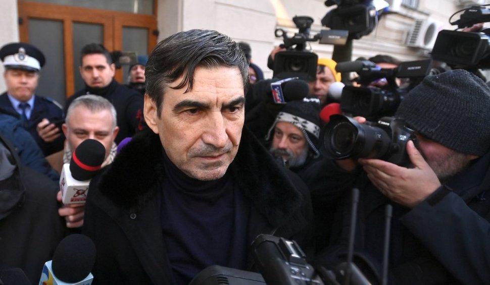 Apar stenograme ale discuţiilor dintre membrii reţelei din dosarul măştilor în care era implicat şi Victor Piţurcă