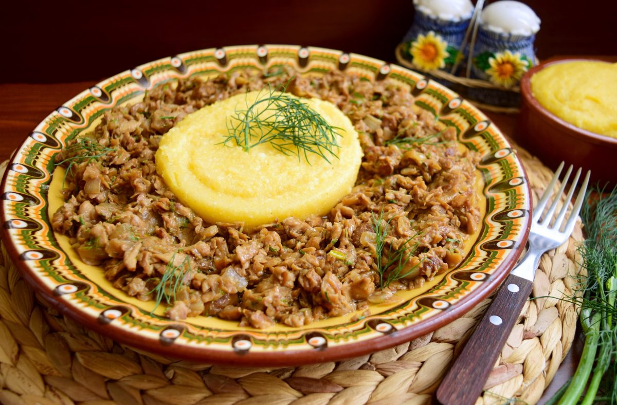 Tocăniță de hribi ca în Bucovina. Rețeta tradițională cu care vei obține un adevărat deliciu la tine în bucătărie