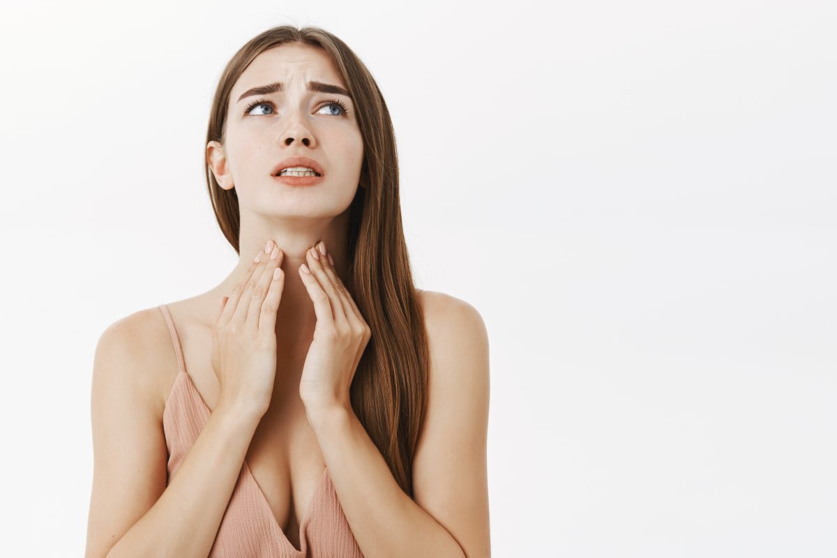 Care este diferența dintre hipotiroidie și hipertiroidie? Iată care sunt caracteristicile acestor tulburări endocrine – VIDEO