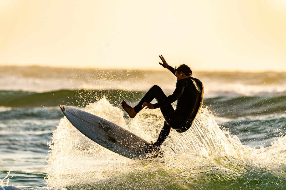 Care sunt avantajele oferite de un stand-up paddle gonflabil?