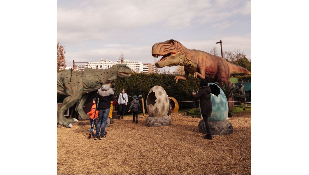 Galerie foto: Vino pe urmele giganților în Iulius Parc și bucură-te de o experiență inedită în lumea dinozaurilor!