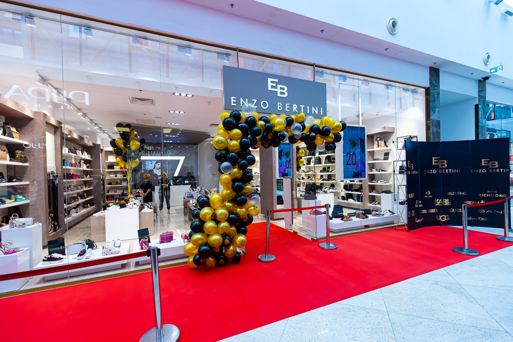 New entry în regiune, la Palas – Enzo Bertini aduce colecțiile Valentino, Karl Lagerfeld, PREMIATA și ale altor branduri internaționale