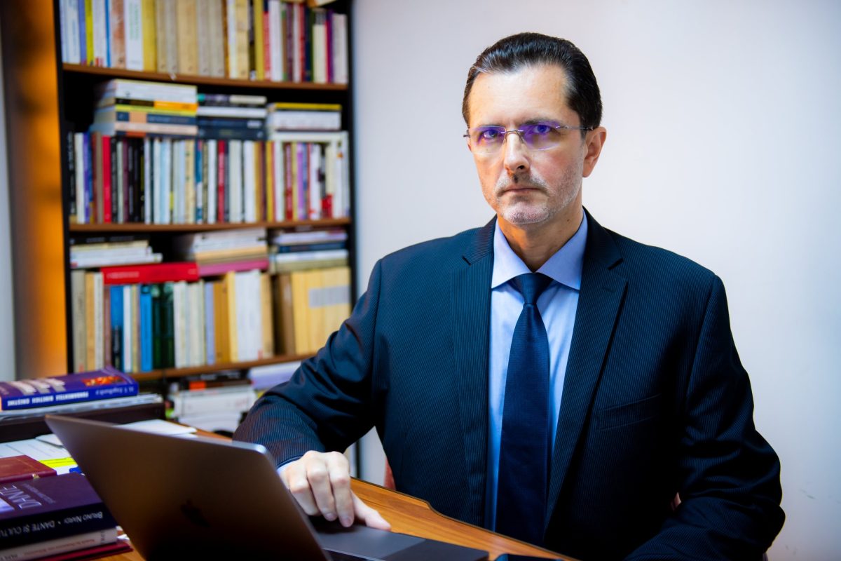 Poziția Bisericii Ortodoxe Române față de problema ideologiei în învățământul public din România