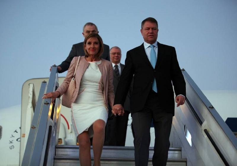 Din 26 de călătorii oficiale cu avionul, de 19 ori Iohannis a făcut escală la Sibiu