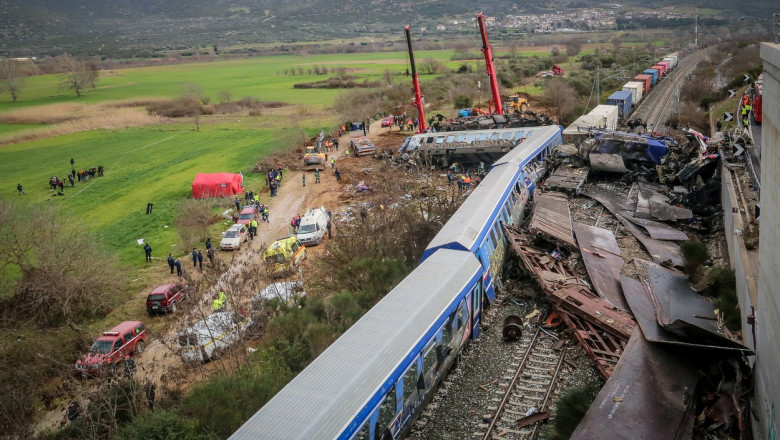A fost publicat un nou bilanț al tragediei feroviare din Grecia. Lucrătorii feroviari sunt în grevă