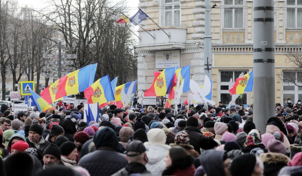 Alertă cu bombă la Chişinău. Proteste şi tensiuni uriaşe în Republica Moldova