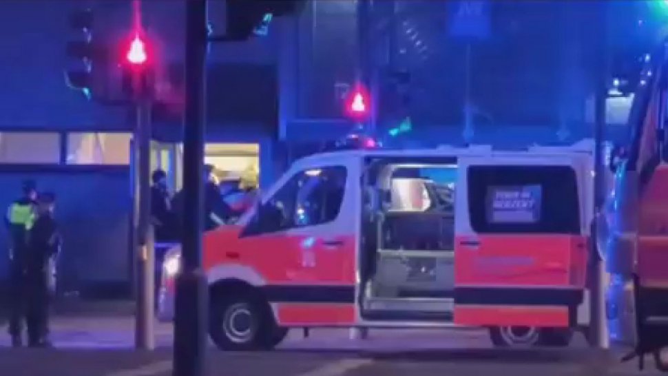 Șapte persoane au murit și peste 20 au fost rănite, după ce un bărbat a tras cu pistol la întâmplare într-o biserică din Germania