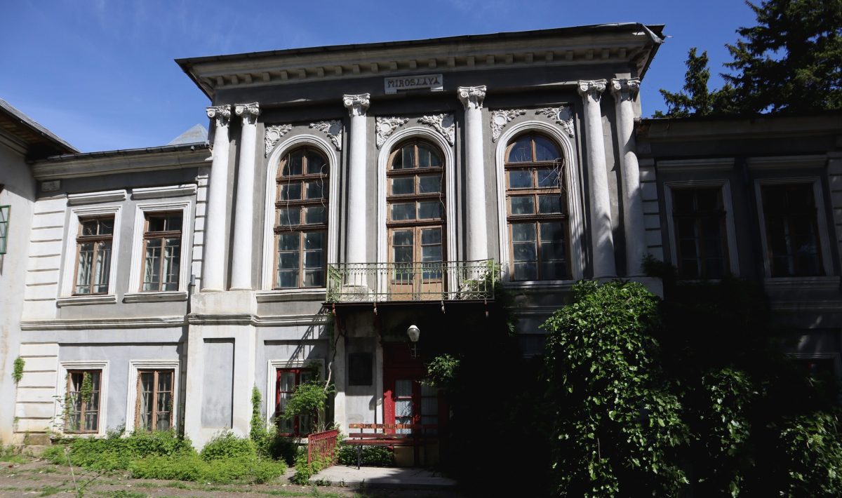 Se începe restaurarea și consolidarea Palatului Sturdza de la Miroslava