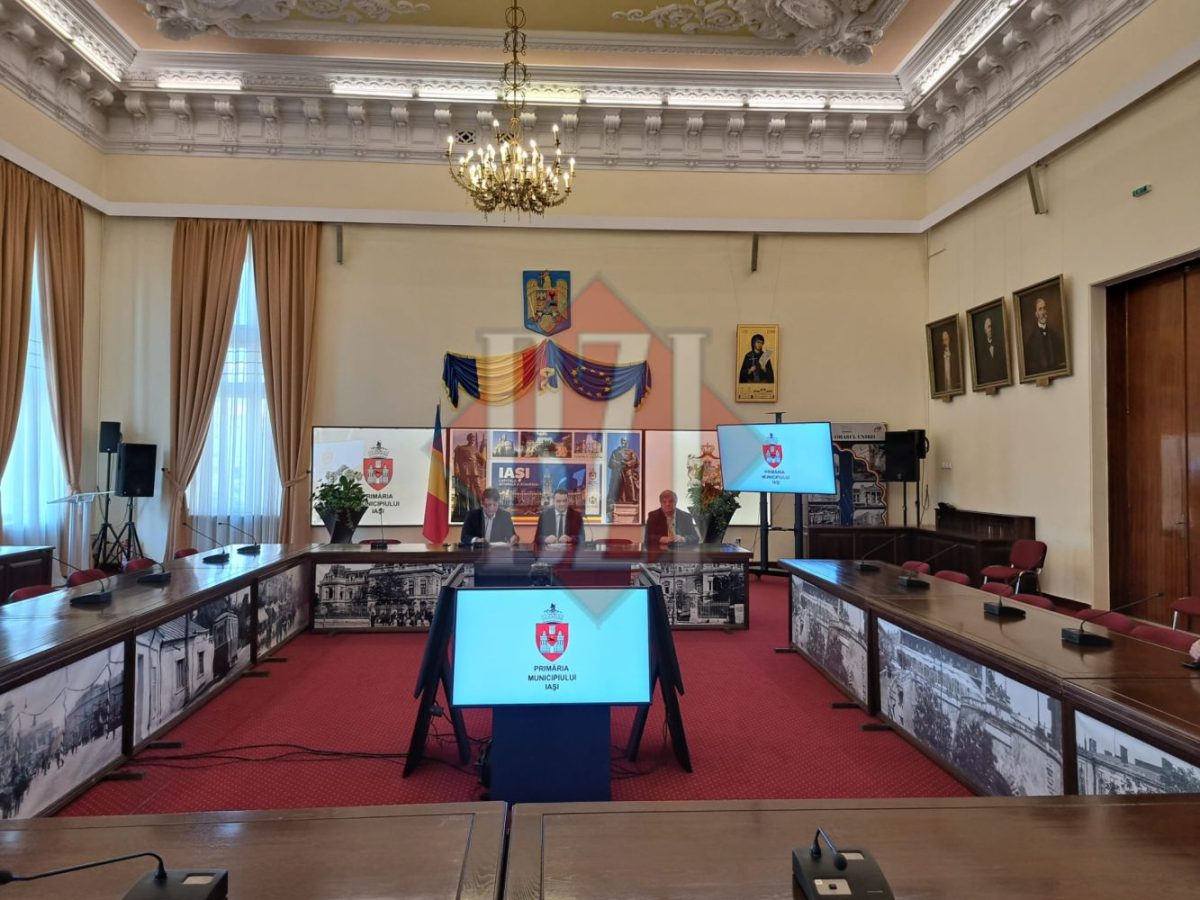 Conferință de presă găzduită de primăria Iași, ce anunță începutul noului sezon de scrimă