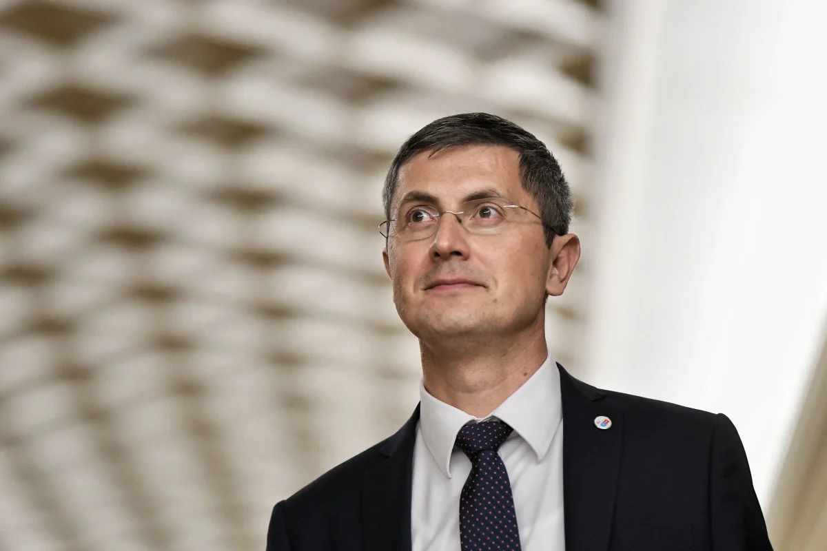 Dan Barna a fost implicat într-un accident rutier. Fostul vicepremier și lider USR a fost acroșat pe o trecere de pietoni
