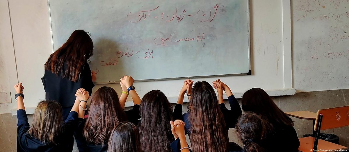 Guvernul iranian asusține că valul de otrăviri cu gaz din colegiile de fete are ca scop reaprinderea protestelor