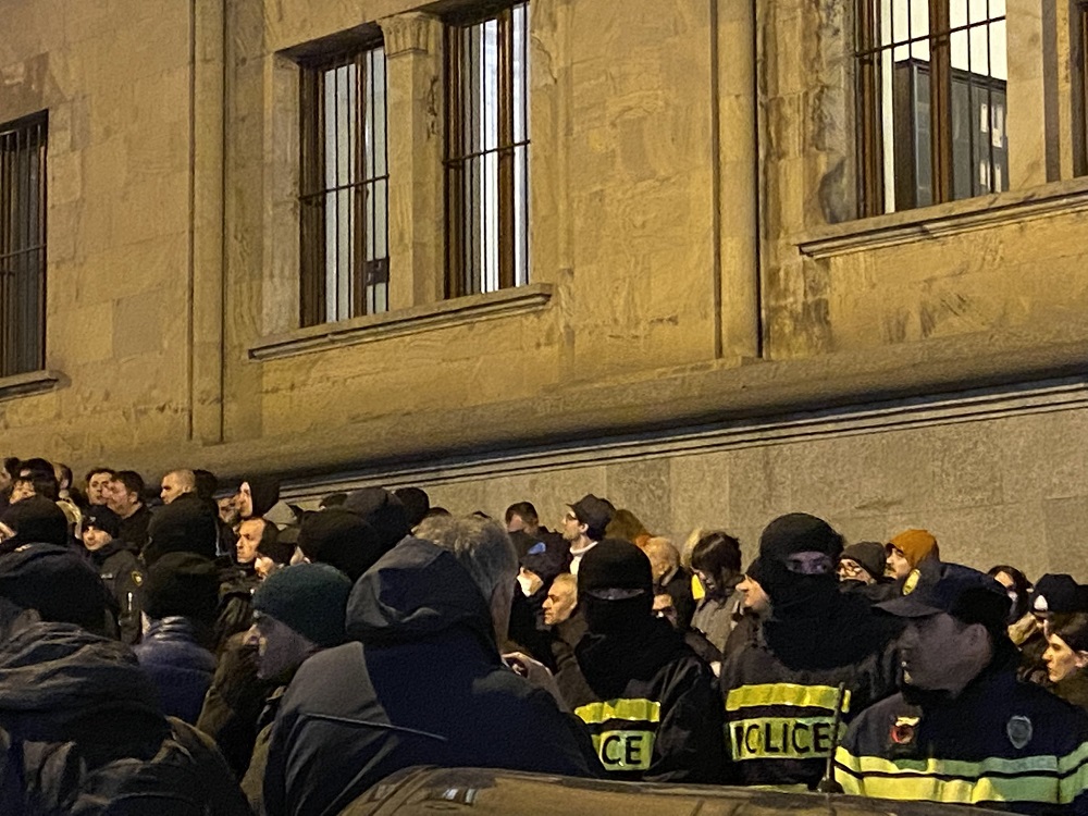 Lupte de stradă în fața parlamentului din Georgia – VIDEO