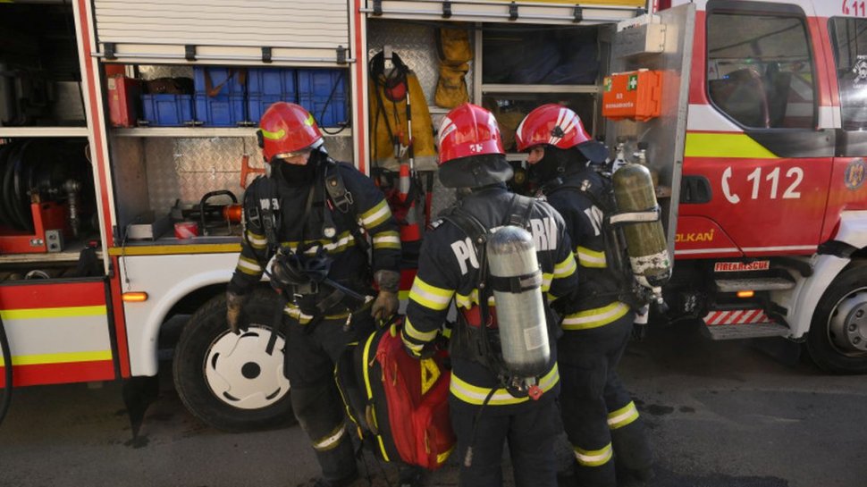 Incendiu la o școală din Constanța. Peste 700 de elevi și profesori au fost evacuați 