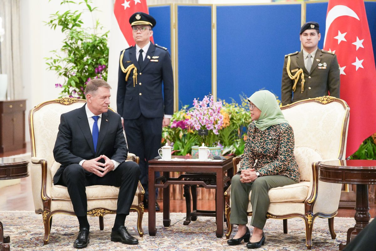Klaus Iohannis a ajuns în Singapore. Președintele menționează „discuții excelente” cu omologul său, Halimah Yacob
