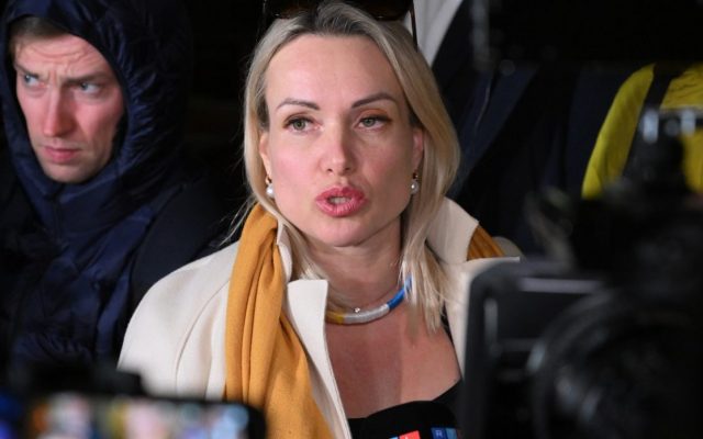 Jurnalista rusă Marina Ovsyannikova, care a protestat în direct la TV împotriva războiului din Ucraina: „Fiul meu m-a numit trădătoare”