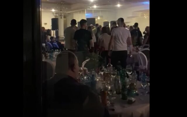 Un membru PNL semnalează un chef cu manele al tinerilor din PSD, oprit de poliție – VIDEO