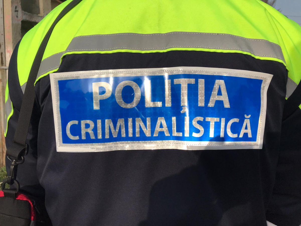 O femeie în vârstă de 45 de an a fost ucisă de un bărbat cu care avea o relaţie. La scenele şocante au fost martori şi copiii