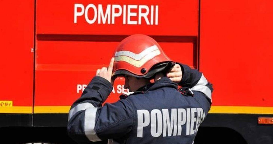 Incendiu în municipiul Pașcani. O clădire dezafectată a fost cuprinsă de flăcări