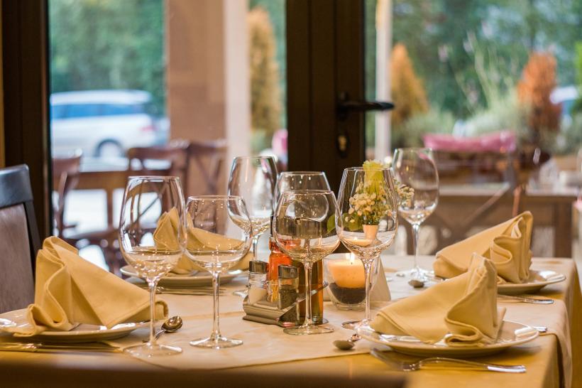 Scumpiri în restaurante. Regulile se schimbă la toate preparatele din 15 martie 2023