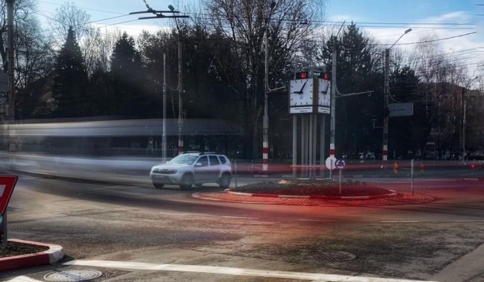 Poliția Română atrage atenția tuturor șoferilor și anunță cum se circulă în sensul giratoriu