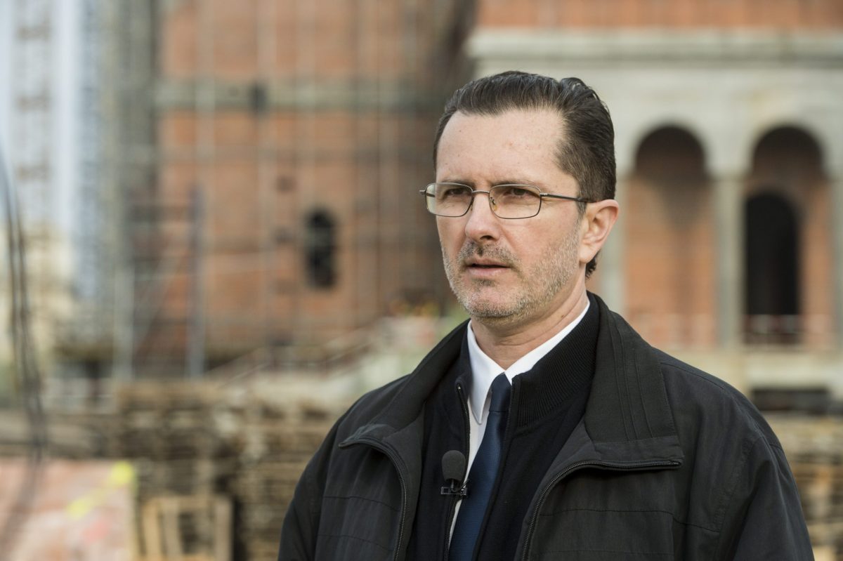 Vasile Bănescu, purtător de cuvânt al Patriarhiei Române, prima reacție după ce romii au amenințat că dau în judecată BOR