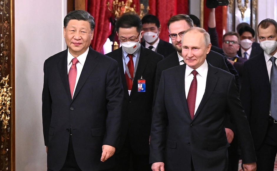 Experții în limbaj corporal spun că Xi Jinping l-a ‘subordonat’ pe Vladimir Putin prin gesturile sale: „Urmează schimbări care n-au mai fost în ultimii 100 de ani”