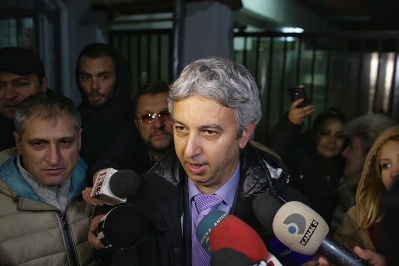 Polițiștii de la Investigații Criminale fac percheziții acasă la Dan Diaconescu. Jurnalistul e acuzat de relații sexuale cu minori