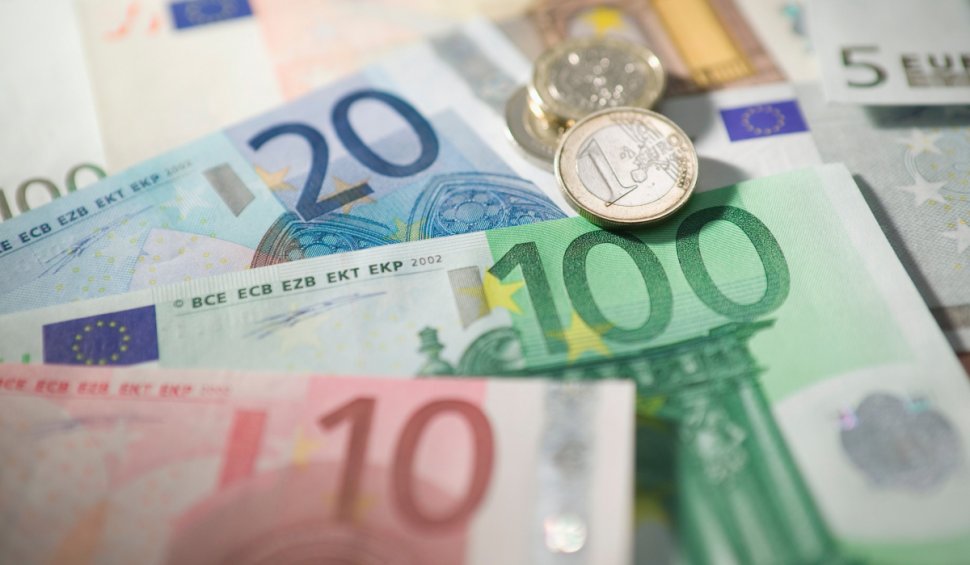Guvernul s-a împrumutat în doar 4 luni cu încă 1 miliard de euro! Datoria publică a depășit jumătate din PIB