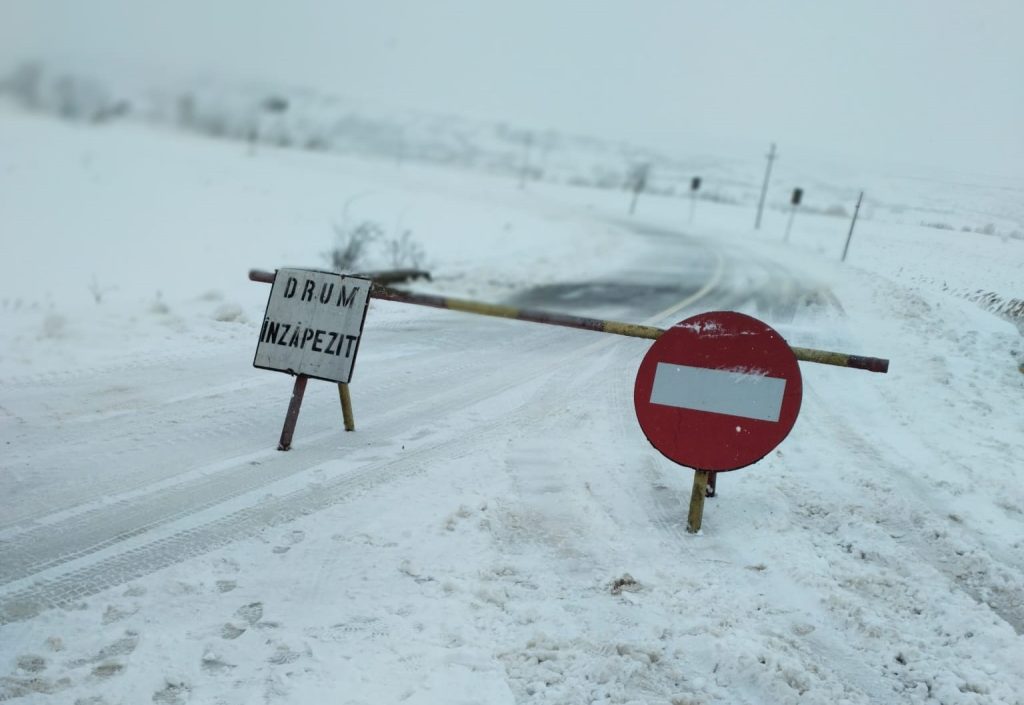 Interdicția de circulație în județul Iași pe toate drumurile județene și naționale, prelungită de DSU