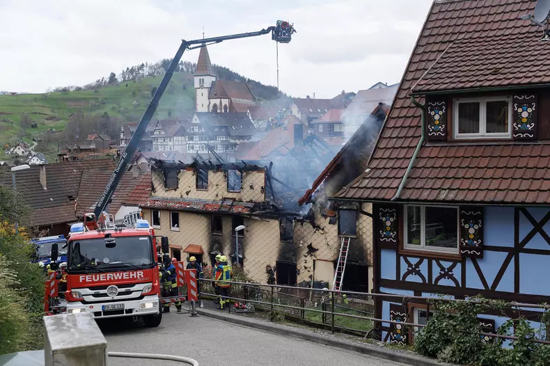 Tragedie pentru o româncă din Germania. A fost anunțată prin telefon că trei copii i-au murit într-un incendiu – FOTO