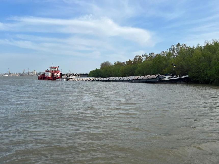 O navă românească s-a ciocnit într-un port din Ucraina cu un alt vapor