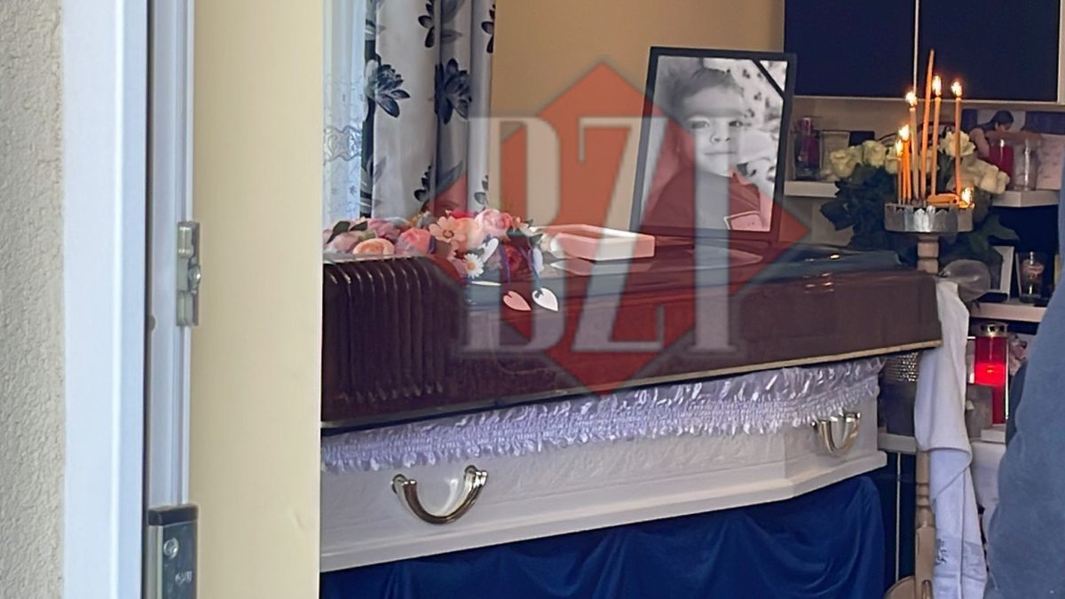 Durere fără margini la înmormântarea lui Luca, băiețelul de 3 ani ucis pe trecerea de pietoni din Lețcani – EXCLUSIV, GALERIE FOTO, VIDEO