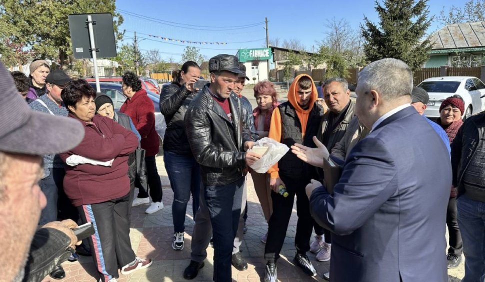 Revoltă într-o comună din Vaslui împotriva primarului: „Intrăm cu bâtele peste el”