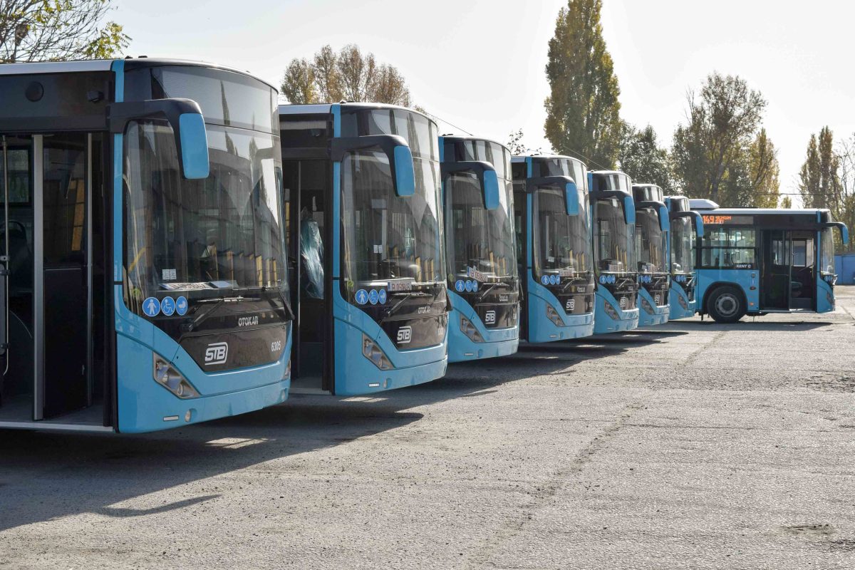Coaliția de guvernare a depus un proiect de lege care arată că românii ar trebui să renunțe la mașina proprie în favoarea transportului public