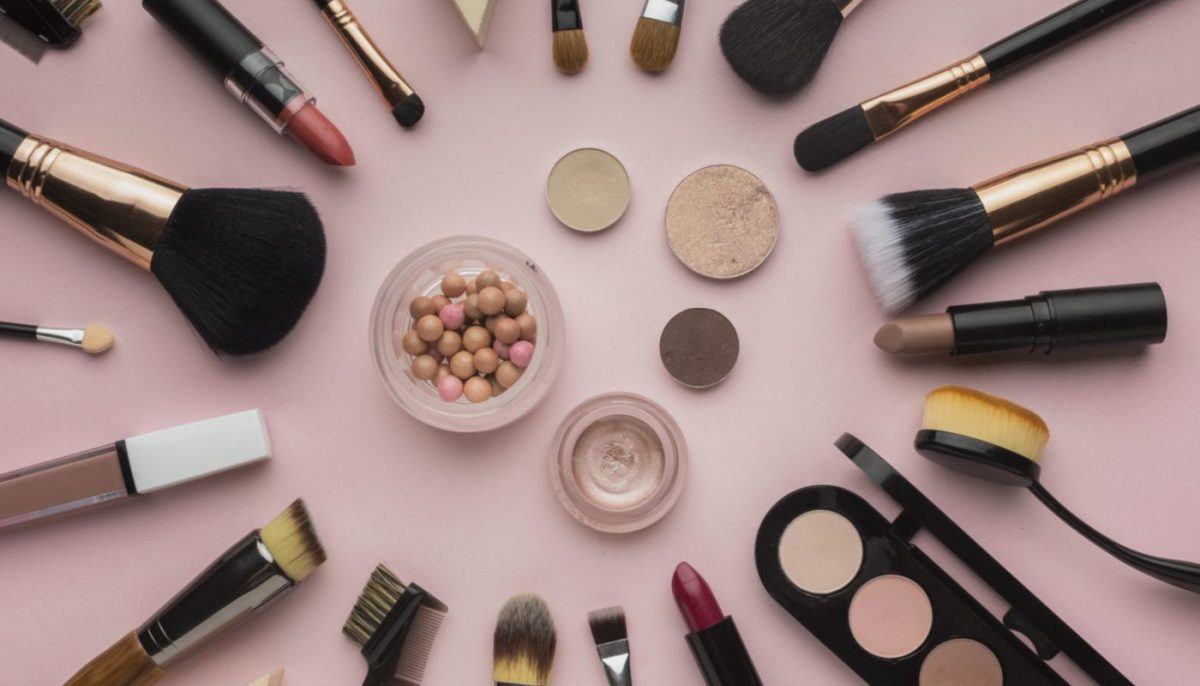 Cum se spală corect pensulele de machiaj? Makeup / pensule de machiaj-