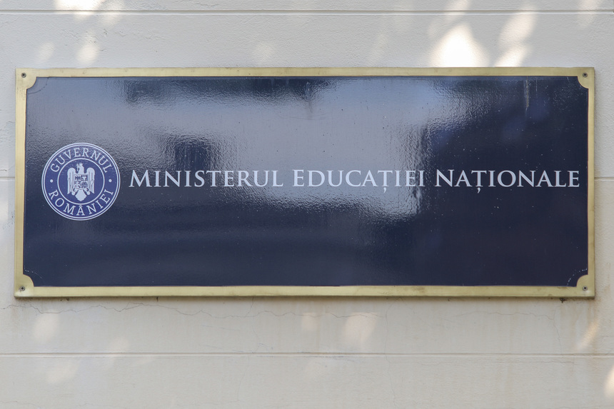 Ministerul Educaţiei prelungește perioada în care se pot încheia mediile elevilor din clasele a XII-a, XIII-a şi de la seral
