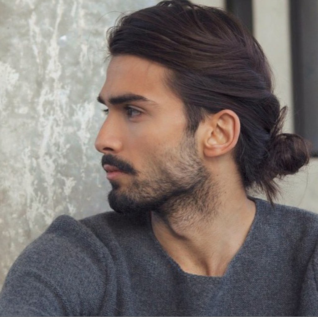 Tunsori pentru băieți cu păr lung. Pentru ce look să optezi pentru a fi mereu fresh și în pas cu tendințele actuale
