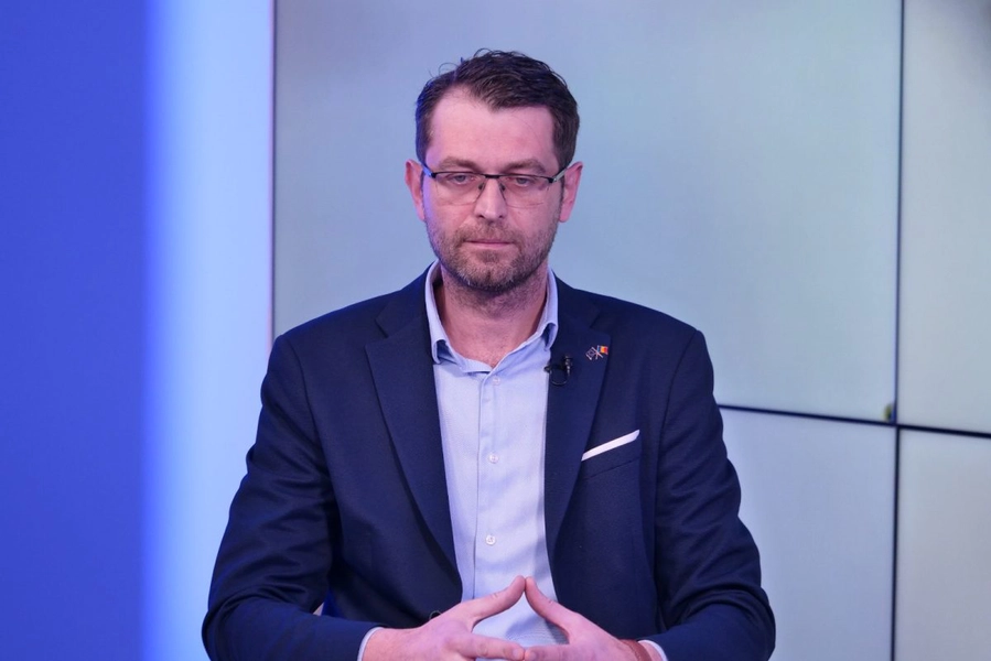 Cristian Cernescu, președintele Partidului Alternativa Dreapta Filiala Iași, a demarat o inițiativă online pentru a solicita oprirea manifestărilor publice PRIDE