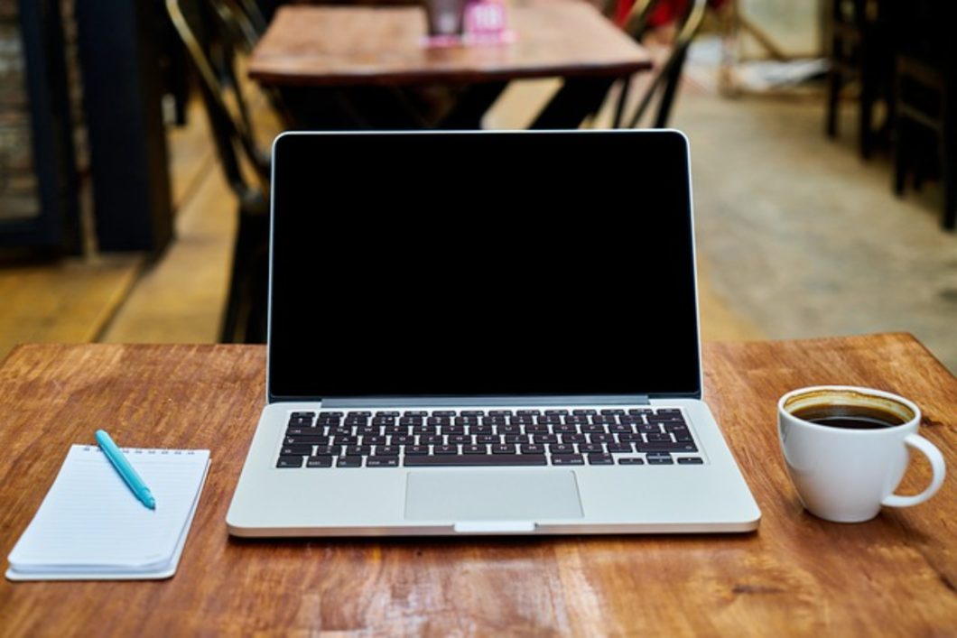 De ce să investești într-un laptop recondiționat? Iată 5 beneficii ale achiziționării acestuia 