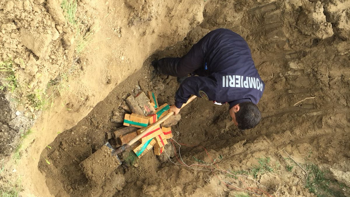 Acţiune de asanare în judeţul Iaşi. O echipă pirotehnică neutralizează muniţie neexplodată