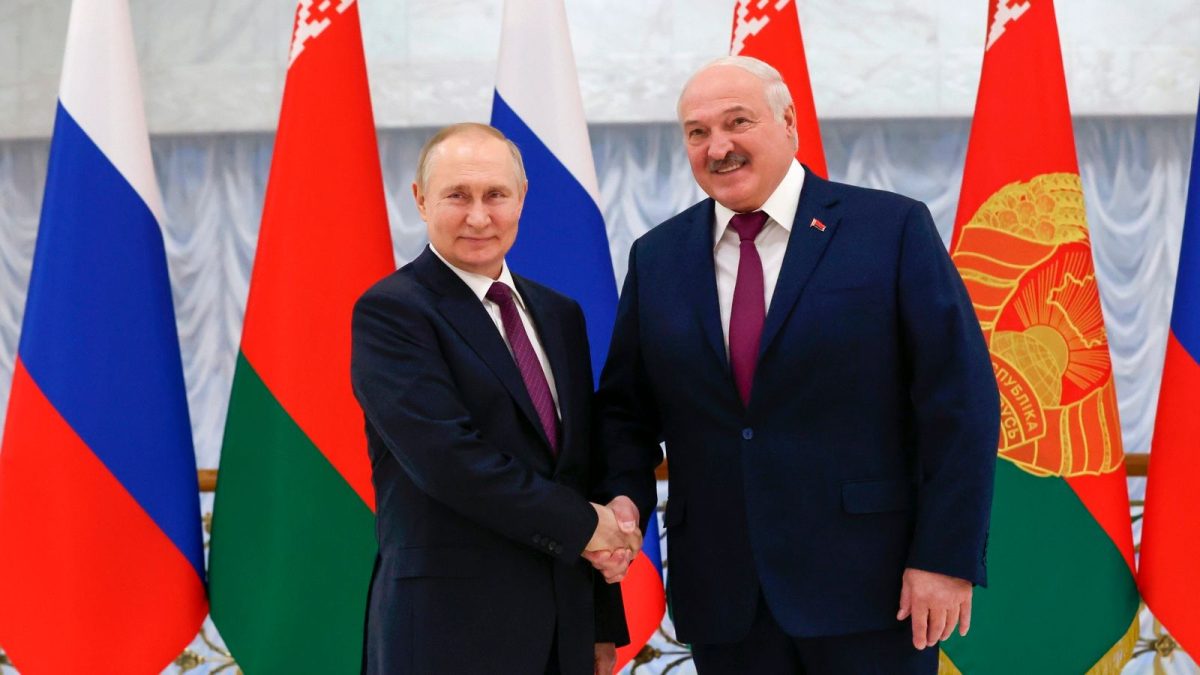Primele arme nucleare tactice care vor fi depozitate în Belarus au ajuns, spune Vladimir Putin
