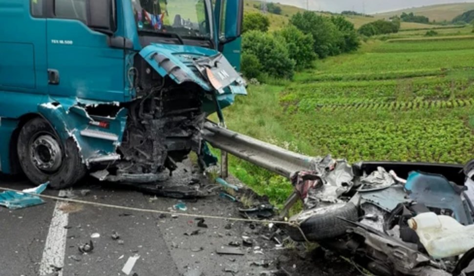 Tinerii morți în accidentul de pe DN1 în județul Cluj erau polițiști. Cei doi erau proaspăt căsătoriţi
