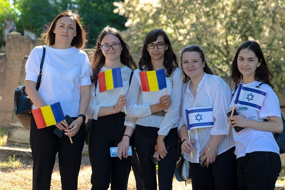 Mesajul de toleranță, pace și bună înțelegere transmis de școala ieșeană în contextul comemorării victimelor Progromului