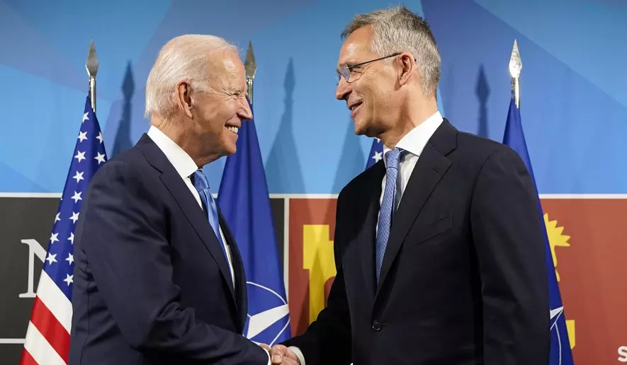 Joe Biden salută prelungirea mandatului lui Joseph Stoltenberg. Financial Times: „Decizia reflectă disputele privind candidaţii”