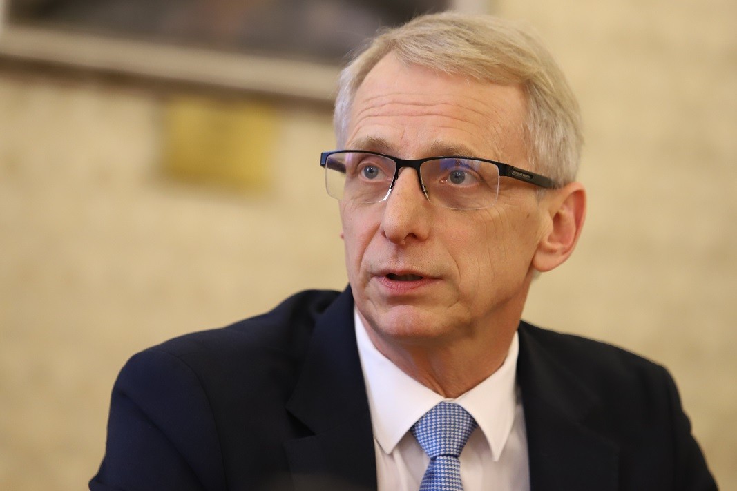Premierul Denkov încearcă să-i calmeze pe bulgari: „Fiind parte din NATO, Bulgaria nu riscă să fie atacată de Rusia”
