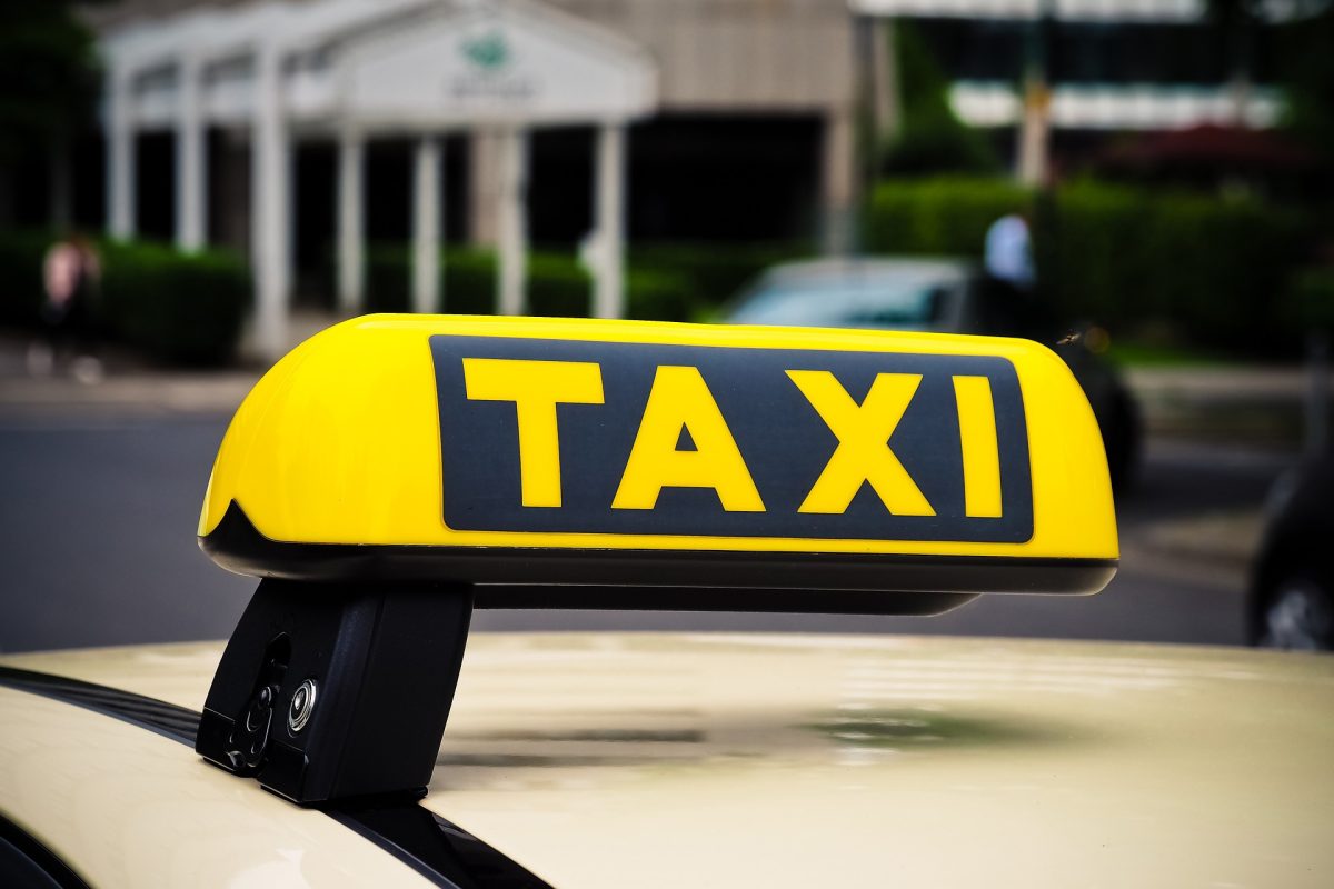 Cum să știi dacă o mașină a fost folosită în regim taxi: aceste modele și culori vă pot oferi un indiciu